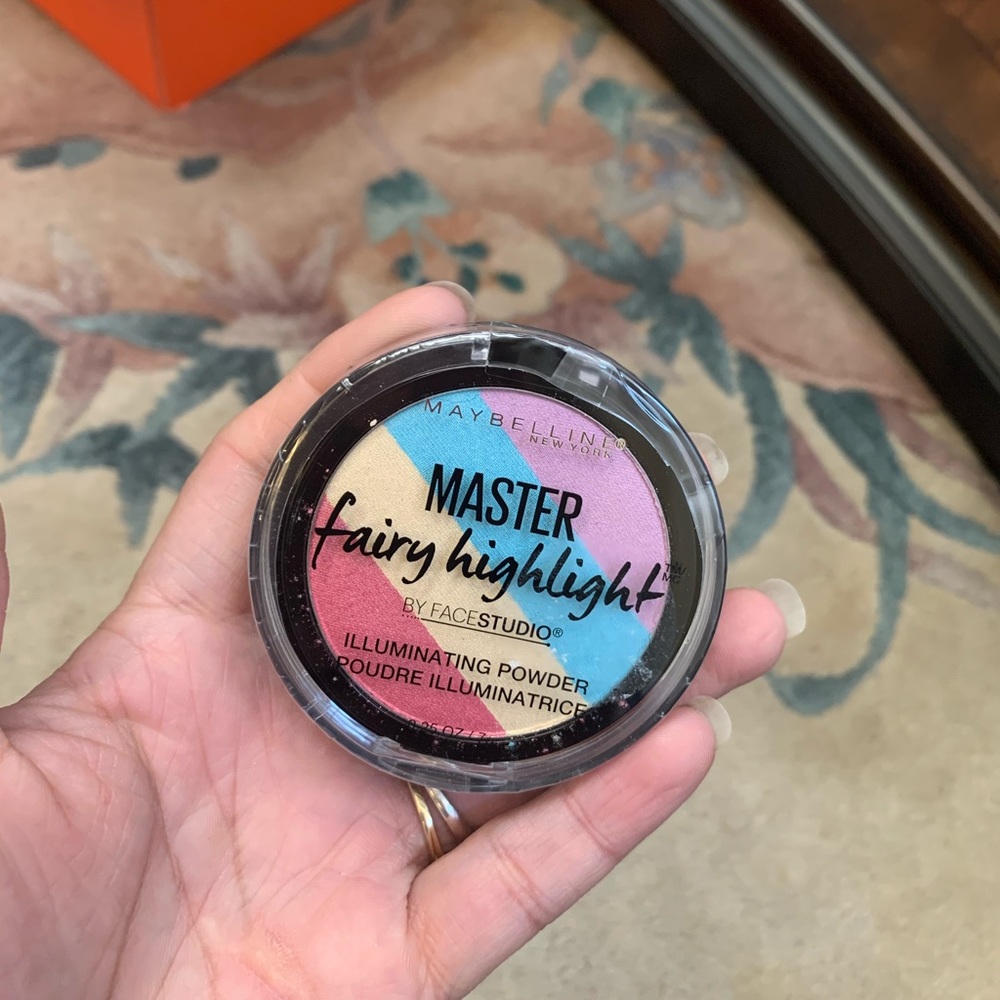 Maybelline Master Fairy Highlight IPowder #100 .